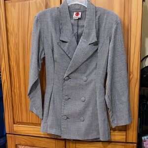 1980s Vintage Classic Fitted Black and White Houndstooth Blazer!